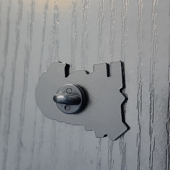 Godzilla Enamel Pin - Picture 2 of 4